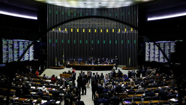 
                    Congresso retorna com dúvidas sobre PEC do fim da 6x1 e prioridade para pautas do agro
                