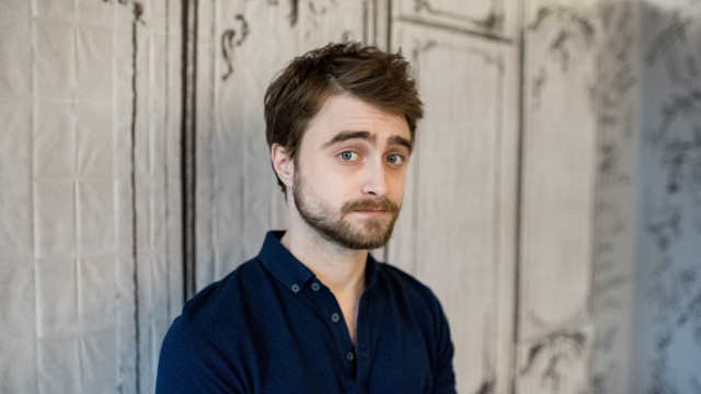 Nasce filho de Daniel Radcliffe; ator é flagrado empurrando carrinho em Nova York