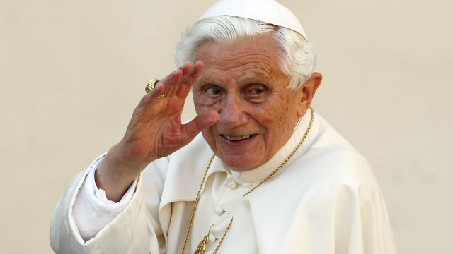 Papa emérito Bento XVI tem condição de saúde estável, diz Vaticano