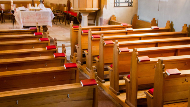 AM registra mais de mil casos em 24hs, deputados querem reabrir igrejas