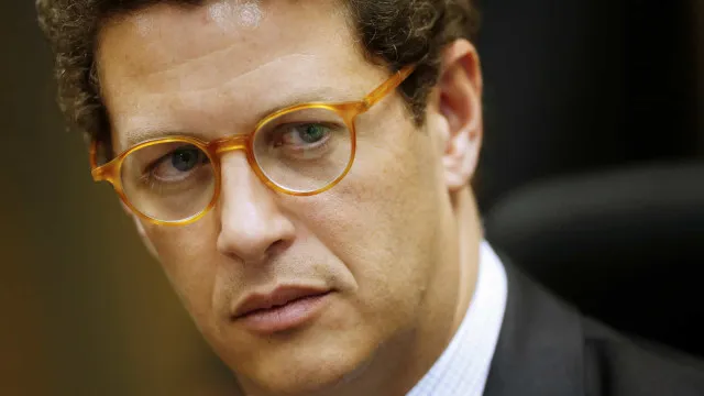 
                    Ricardo Salles desiste de candidatura ao Senado por SP e vai apoiar Derrite e André do Prado
                