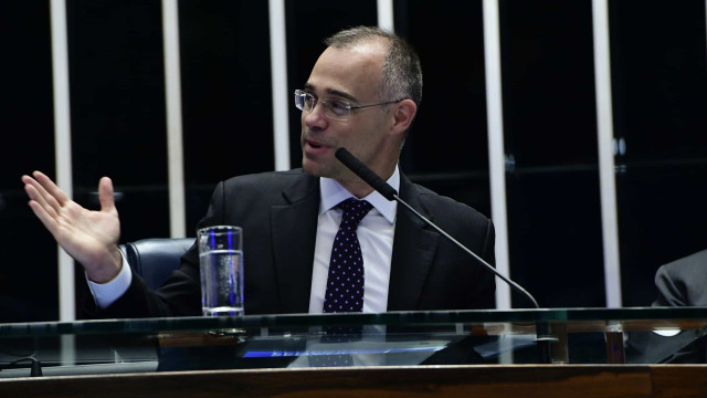 Plenário do Senado aprova indicação de André Mendonça ao STF