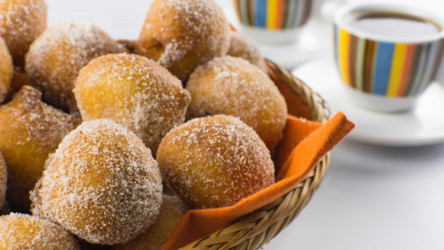 Que tal um bolinho de chuva para o café da tarde? Sim!