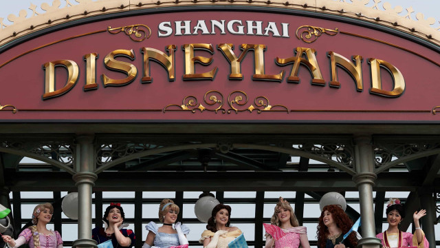 Disneyland de Xangai fecha após visitante testar positivo