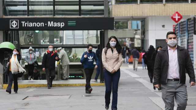 SP entrará em fase vermelha todos os dias às 20h contra agravamento da pandemia