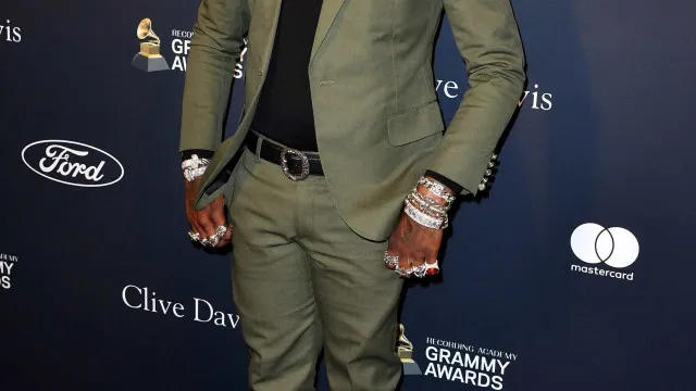 
                    Ex de Cardi B, rapper Offset é baleado na saída de cassino nos EUA
                