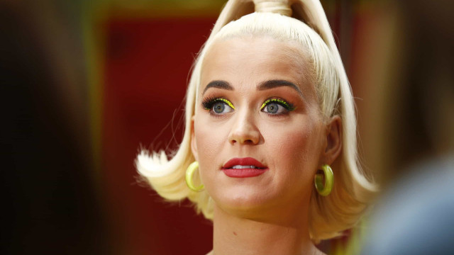 Katy Perry quase irreconhecível após tirar peruca