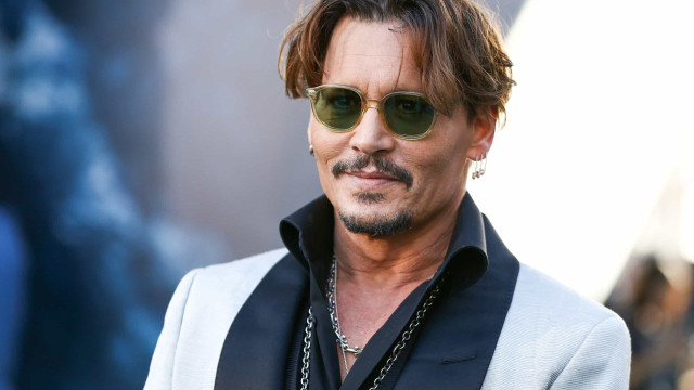 Johnny Depp anuncia turnê da banda The Hollywood Vampires