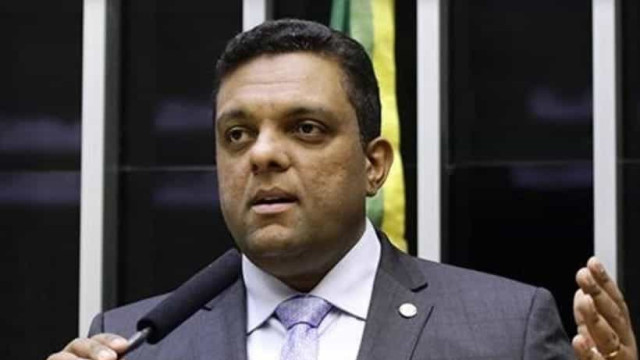 Alvo de operação da PF, Otoni de Paula chama Moraes de 'tirano'