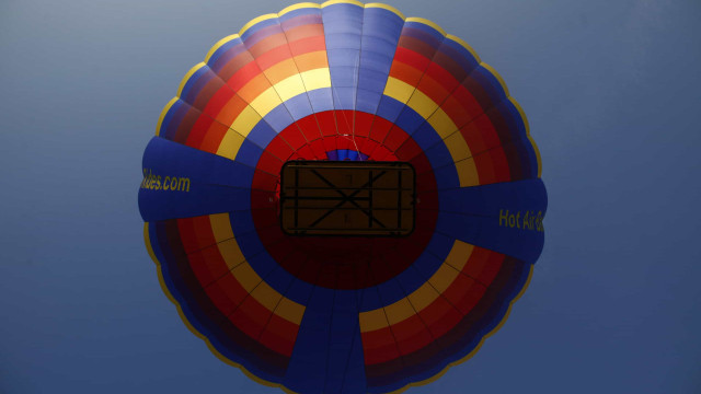 Balão com dez a bordo cai em SP; duas pessoas estão em estado grave