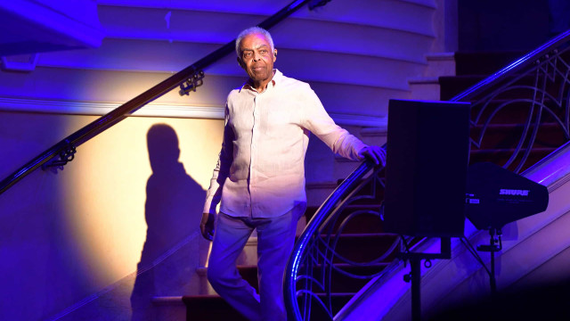 Bolsonarista que aparece em vídeo com Gilberto Gil na Copa nega insulto ao artista