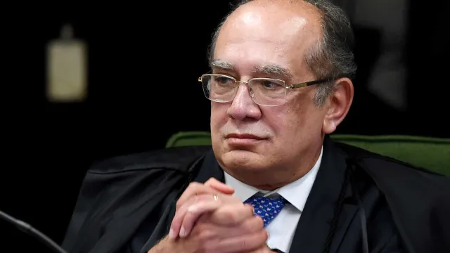 
                    Gilmar cita ideia de fazer 'boneco de Zema como homossexual' e diz que seria ofensivo
                