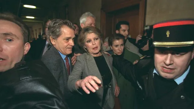 
                    Viúvo de Brigitte Bardot diz que ficou fora do testamento e ameaça ir à Justiça
                