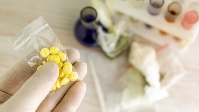 Sexo com drogas, chemsex soma-se a riscos em tempos de pandemia