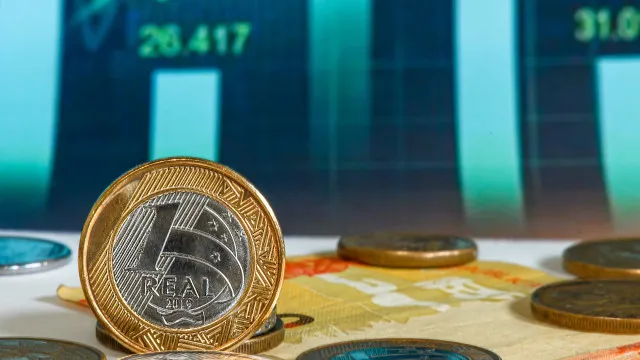 
                    Focus: Selic no fim de 2026 segue em 14,00%; fim de 2027 segue em 12,00%
                