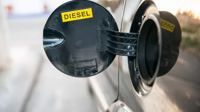 
                    Governo Lula anuncia redução de R$ 0,35 por litro na subvenção do diesel a partir de 1º de julho
                