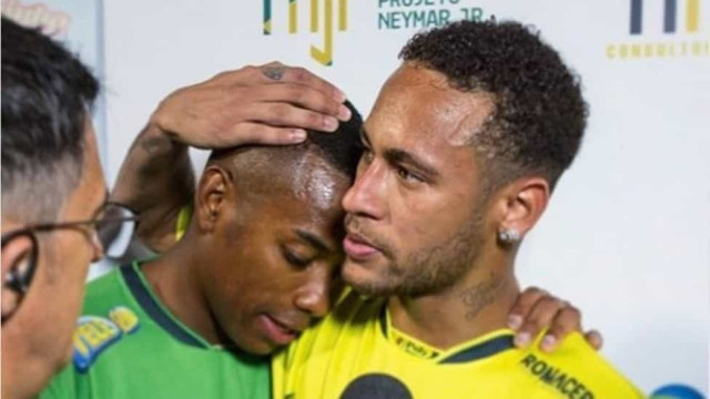 Robinho se compara a Bolsonaro e revela ter recebido apoio de Neymar
