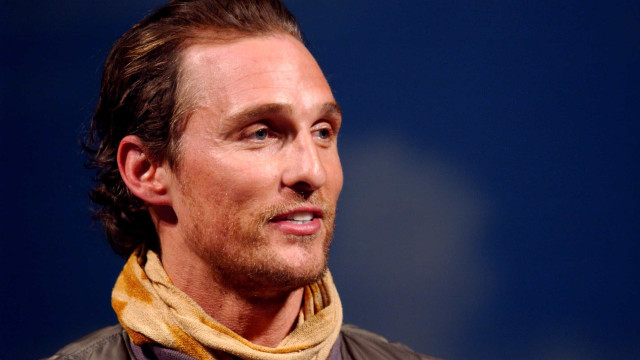 Matthew McConaughey desmente médico que falou ter feito transplante capilar
