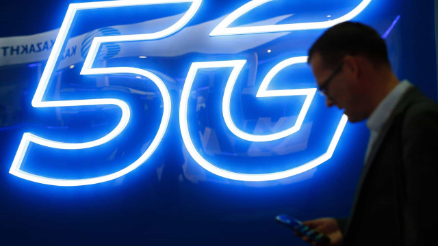 País ainda está analisando e estudando questão do 5G, diz Guedes