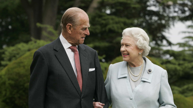 Rainha Elizabeth fala pela 1.ª vez do marido desde a sua morte