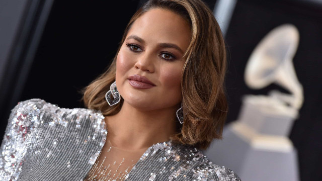 Após recaída em vício do álcool, Chrissy Teigen fala sobre nova fase