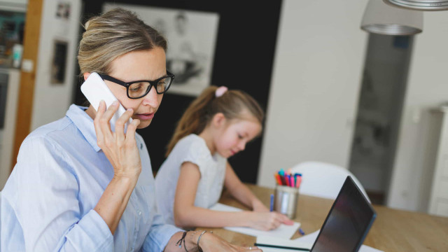 Teletrabalho impacta mais mulher e servidor com filho de até 4 anos