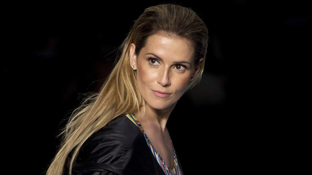 Deborah Secco apresenta figurino mais discreto após críticas no 'Tá na Copa'