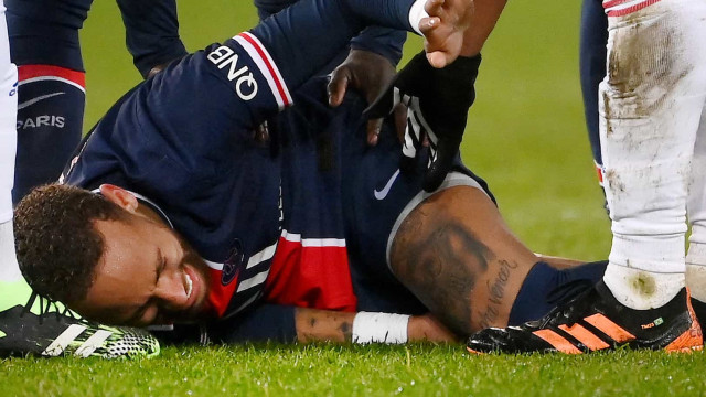 Com lesão no tornozelo, Neymar não joga mais em 2020 e voltará em janeiro