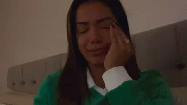 Anitta revela que foi estuprada aos 14 anos de idade