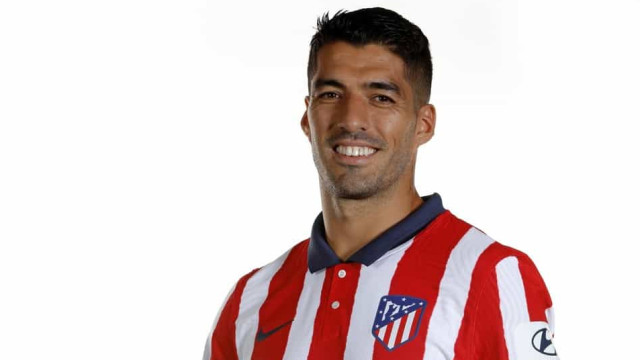 Com 2 gols de Suárez, Atlético de Madrid bate Elche e se isola na liderança