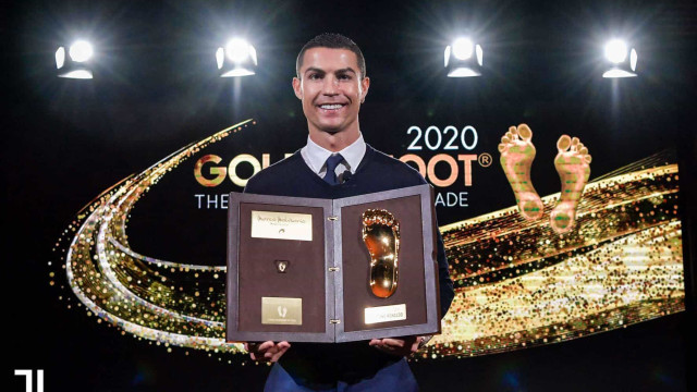 Cristiano Ronaldo já recebeu o Golden Foot: "É uma honra"