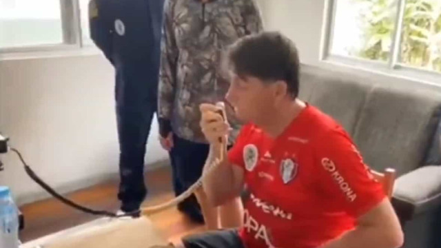 Em SC, Bolsonaro envia mensagem a pescadores