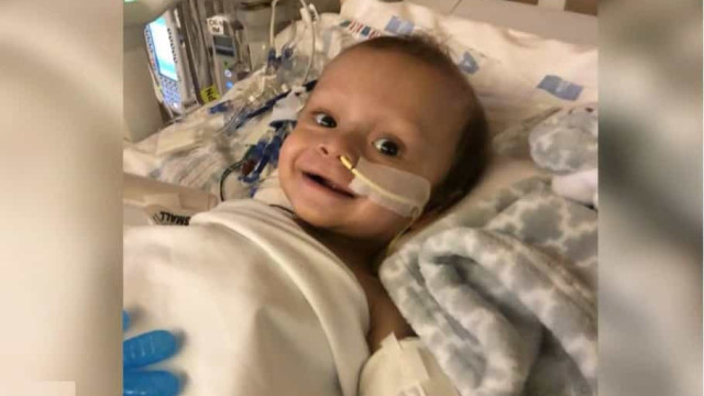 Desconhecido doa fígado para salvar criança de dez meses