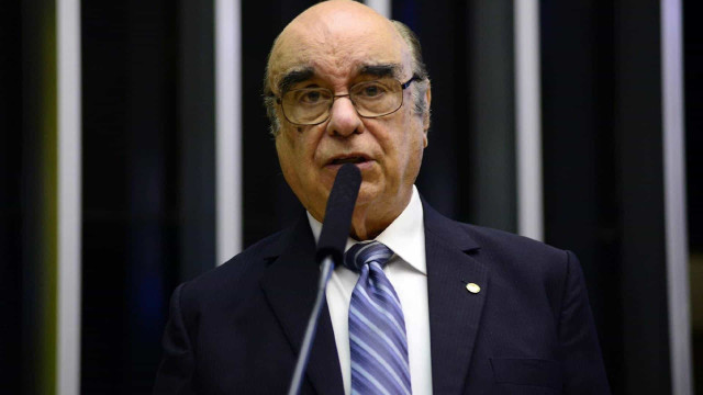 Ex-deputado Bonifácio de Andrada morre aos 90 anos em decorrência de covid-19