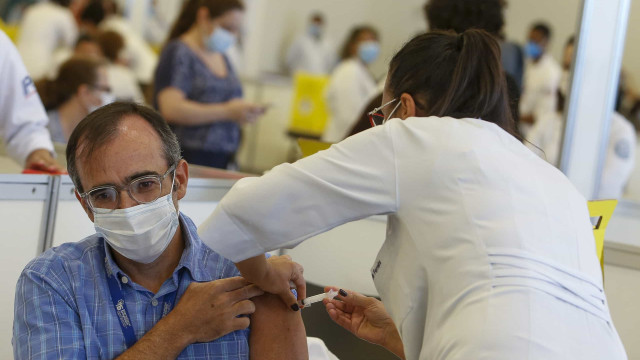 Após SP, Goiás, Piauí e Santa Catarina iniciam vacinação