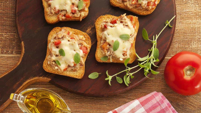 Receita de Minipizza Light de Atum