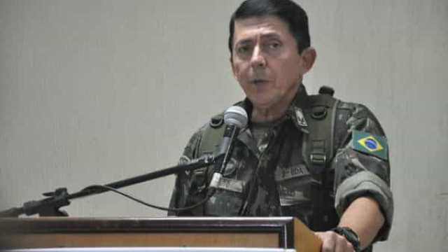 Pazuello nomeia general da reserva para assessorar Departamento de Logística