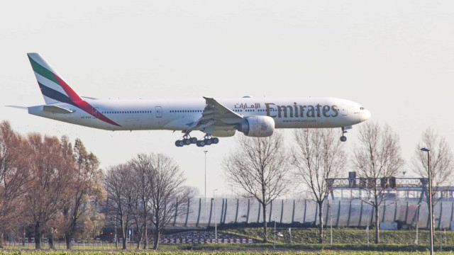 Avião com vacinas de Oxford chega ao Brasil