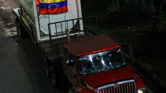 Governo tentou doação de oxigênio dos EUA por 9 dias, e Venezuela já fez três remessas a Manaus