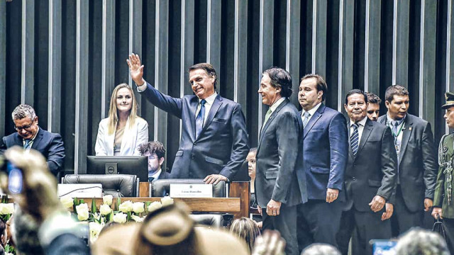 Bolsonaro tenta coroar aliança com o Centrão em eleição no Congresso