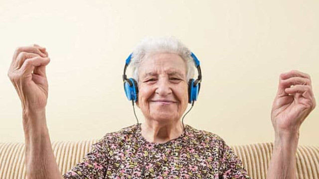 Musicoterapia pode ajudar a tratar doenças degenerativas em idosos