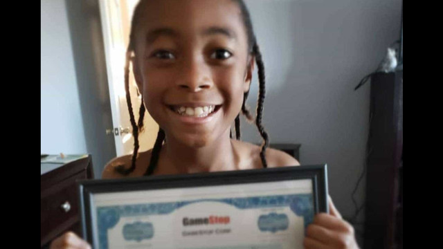 Menino de 10 anos com lucros de 5000% após guerra bolsista na GameStop