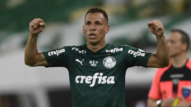 De titular a negociável: o que explica situação de Breno Lopes no Palmeiras