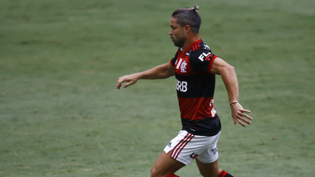 Flamengo só empata com Boavista na volta de Gabigol, mas lidera o Carioca