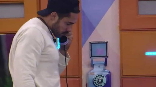 Bil atende ao Big Fone, imuniza Juliette e manda Thaís para o paredão do BBB 21