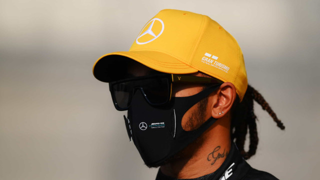 Hamilton chega a acordo com a Mercedes para temporada de 2021 na F1