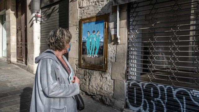 Espanha com 766 mortes, um novo recorde, e supera os 3 milhões de casos