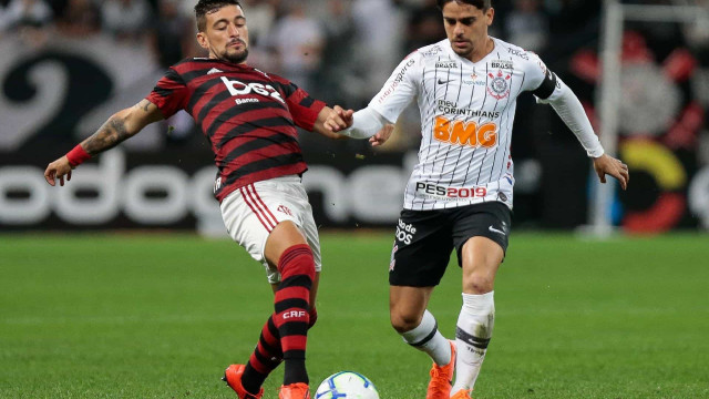 Em busca da Libertadores, Corinthians pode atrapalhar o Flamengo na briga pelo bi nacional