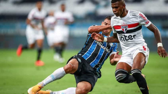 Em maior jejum de vitórias, São Paulo encara confronto direto com o Grêmio