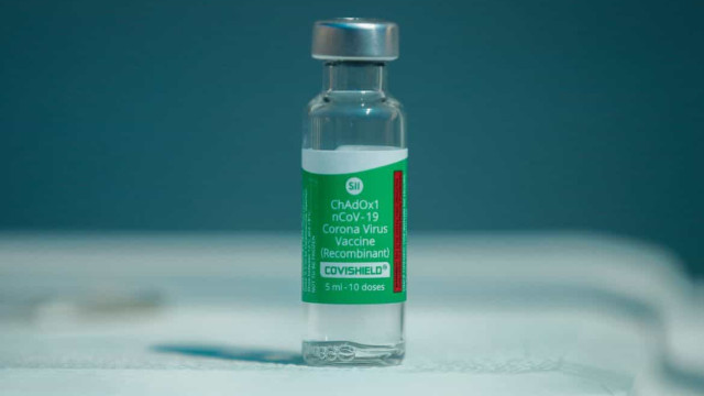 Matéria-prima para produzir 12 milhões de doses de vacina chega ao Rio